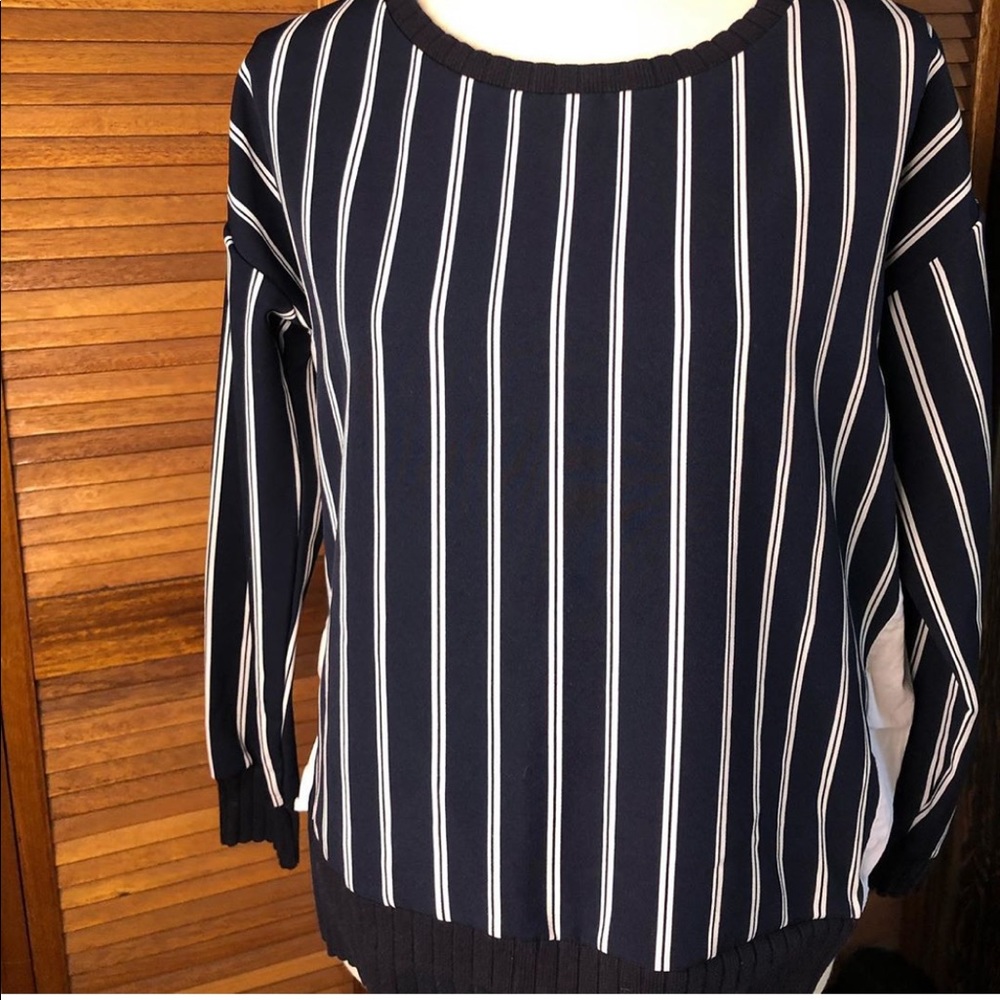 !!SOLD!! Zara navy and white 2sided top